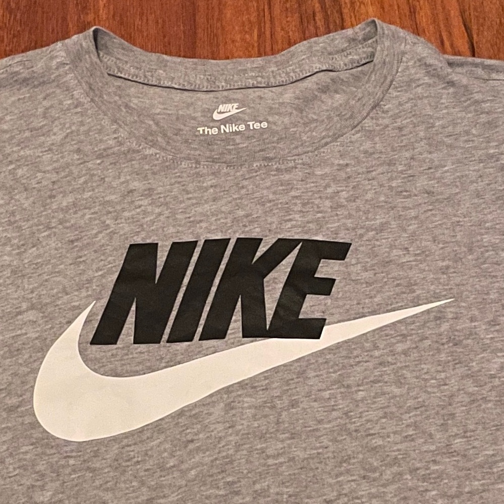 nike gray logo tee